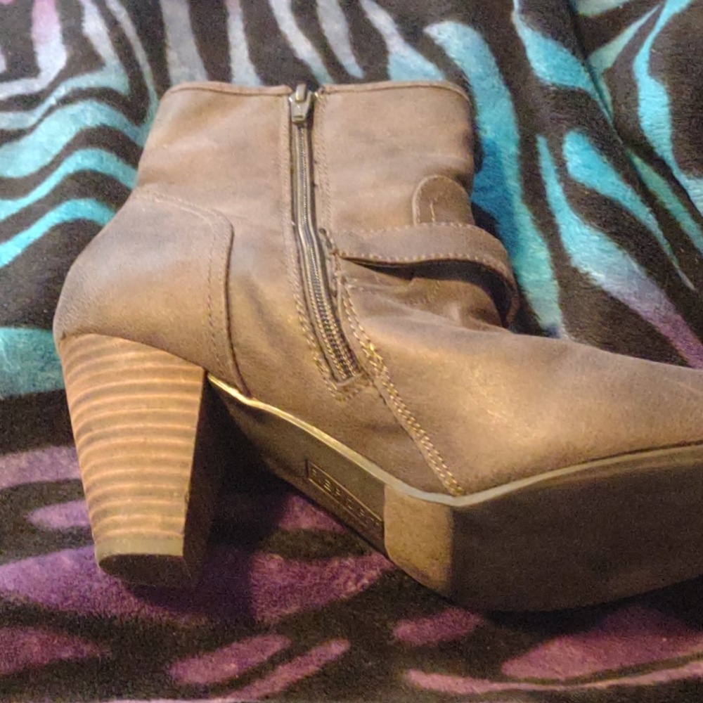 Report boots - Picture 3 of 3